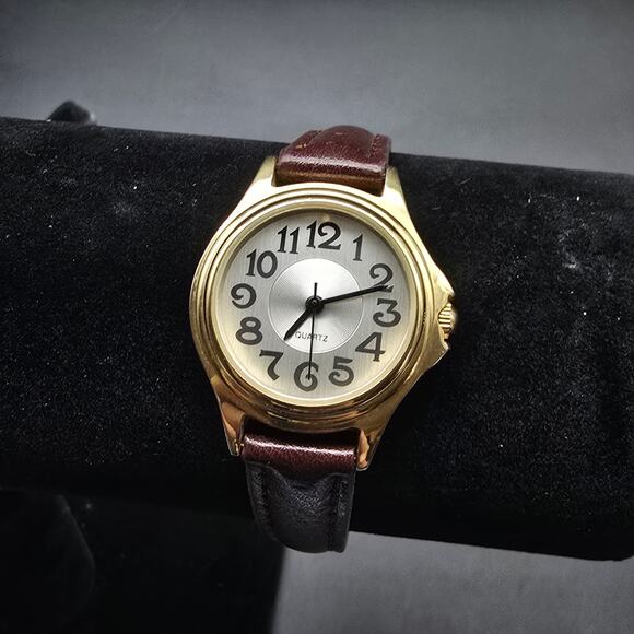 Women's Advance Wrist Watch Brown Band Gold Tone Face WORKS Working - Picture 1 of 8